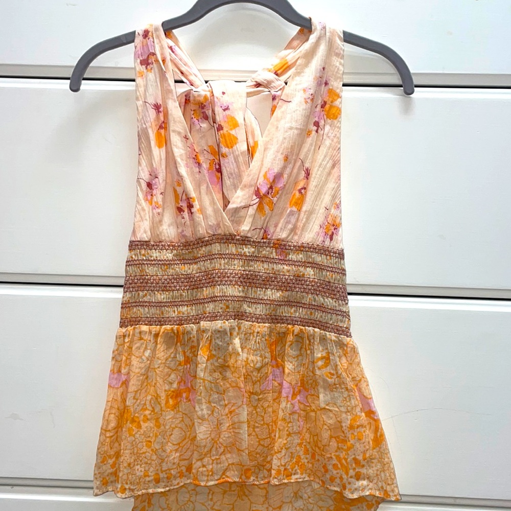 SUPER CUTE FREE PEOPLE SUMMER TOP